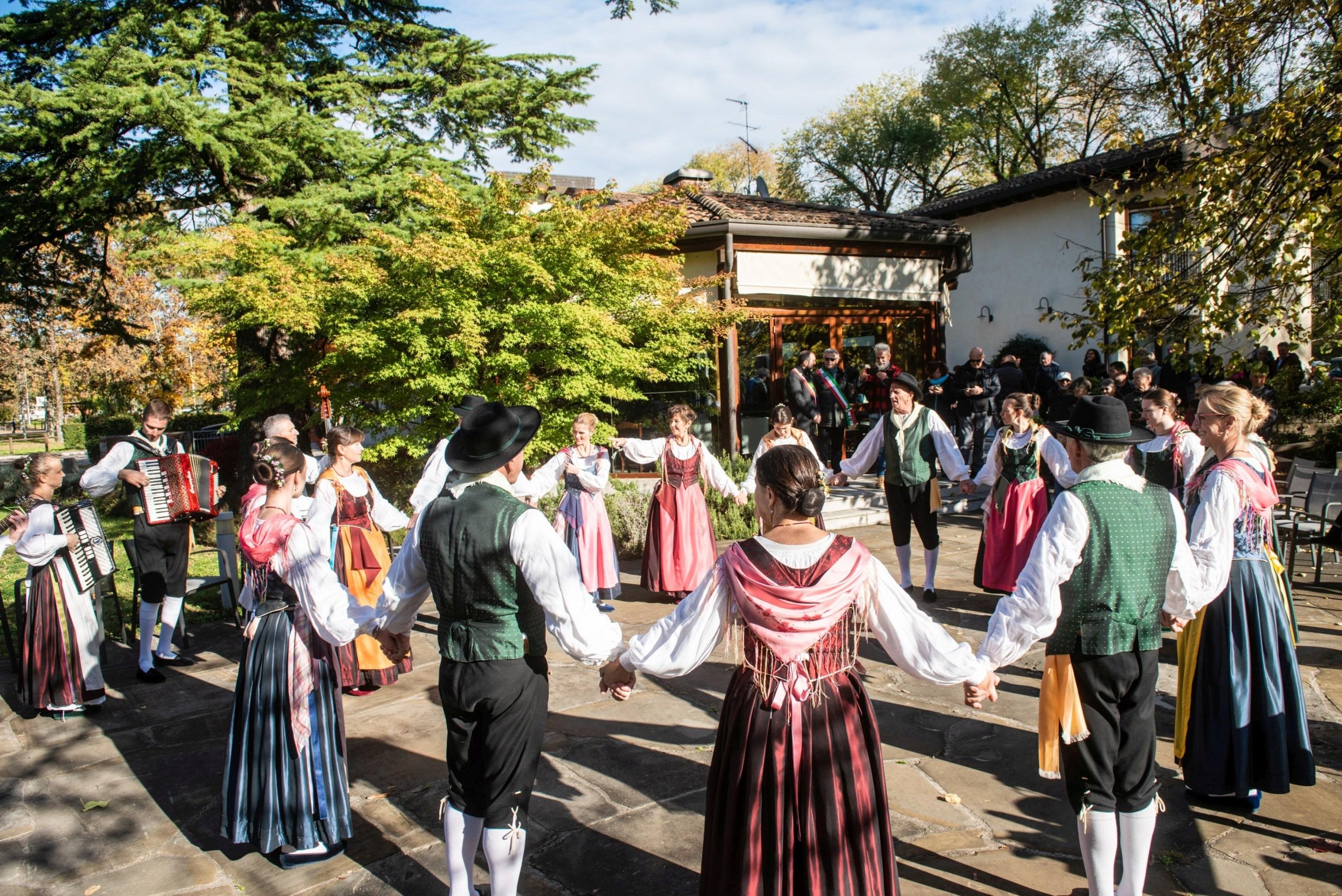 Immagine per A Moraro la bandiera delle Città del Vino, festa con Simonit&Sirch